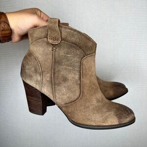 Clarks East Earl‎ Ankle Boots Suede Leather Heeled Booties Western Style Size 11